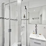 아파트 Sali Homes - Hz42 Charming In Heart Of With Balcony
