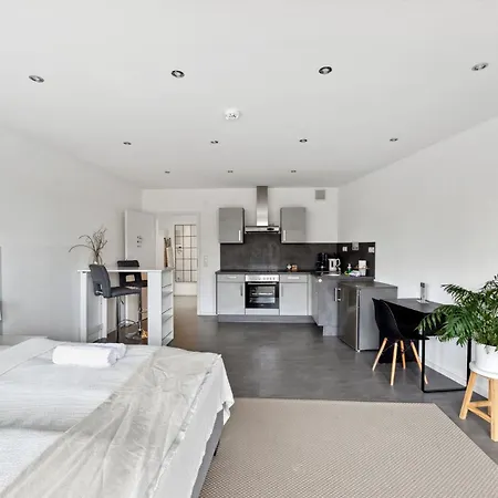 Sali Homes - Hz42 Charming In Heart Of With Balcony Διαμέρισμα *