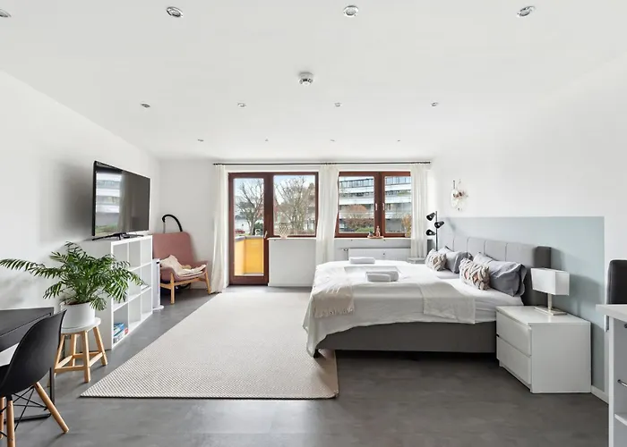 Sali Homes - Hz42 Charming In Heart Of With Balcony * Bayreuth