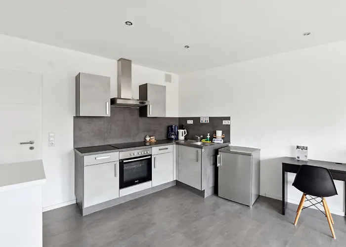 Sali Homes - Hz42 Charming In Heart Of With Balcony *
