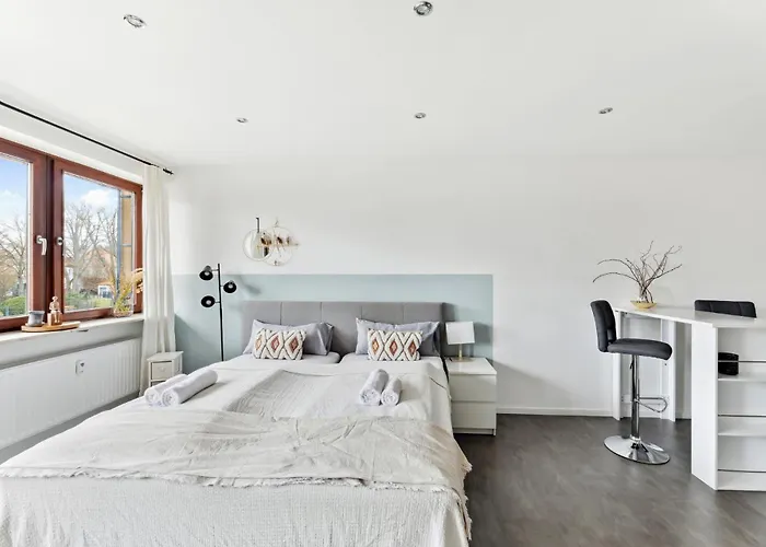 Sali Homes - Hz42 Charming In Heart Of With Balcony Bayreuth