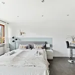 Sali Homes - Hz42 Charming In Heart Of With Balcony Bayreuth