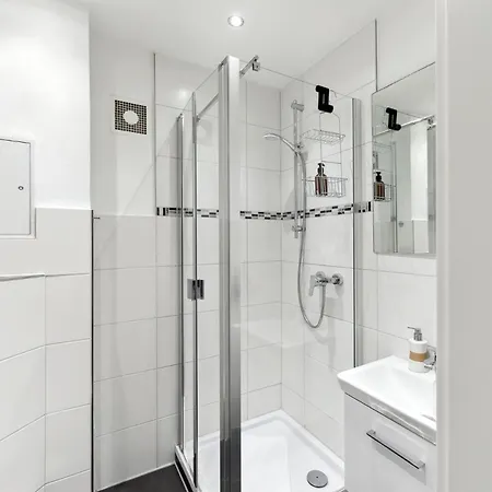 Sali Homes - Hz42 Charming In Heart Of With Balcony Μπαϊρόιτ