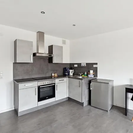 Sali Homes - Hz42 Charming In Heart Of With Balcony *