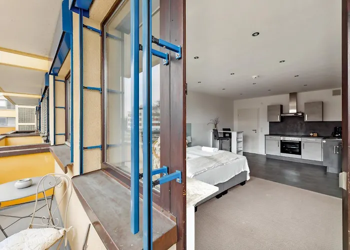 Sali Homes - Hz42 Charming In Heart Of With Balcony דירה באיירוט
